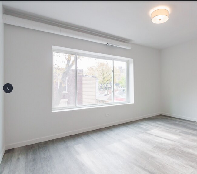 Foto del edificio - 1712 W Glenlake Ave