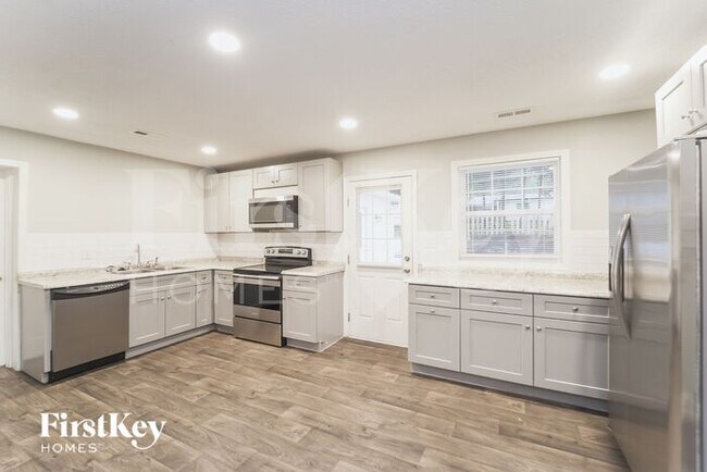 Foto del edificio - 2521 Skyland Drive