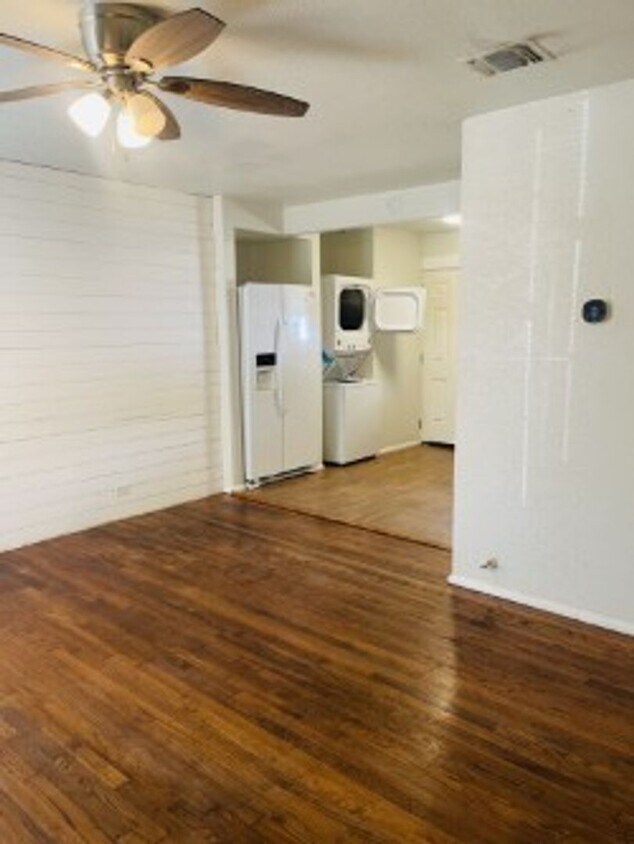 Foto principal - 2455-2457 Cincinnati Ave