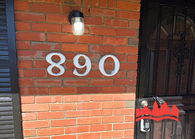 Foto del edificio - 890 W Marigold Ln