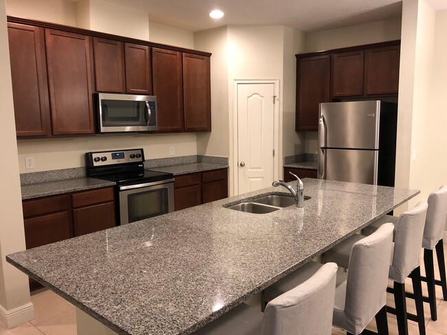 Shared Kitchen - 8641 Via Tavoleria Way