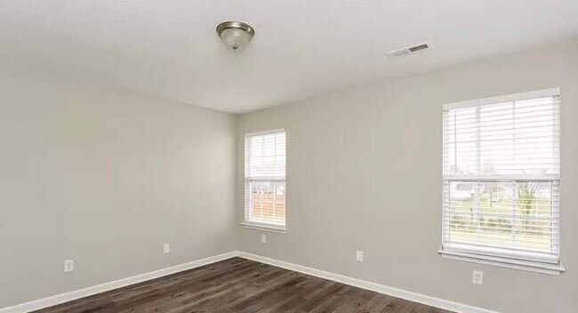 Foto del edificio - 4103 Landerwood Dr