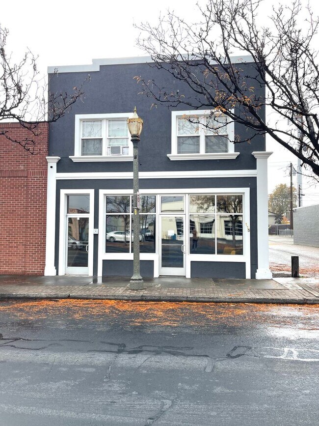 115 W 1st Ave Unit 115 W 1st Ave 3, Kennewick, WA 99336 Room for