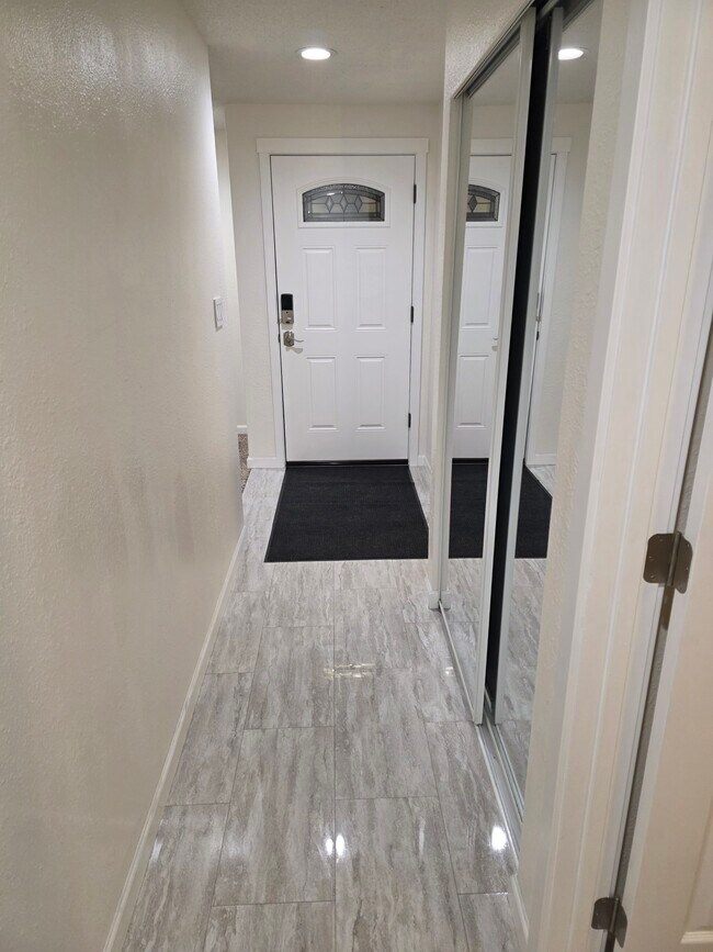 Foto del edificio - 8424 69th Ave SW