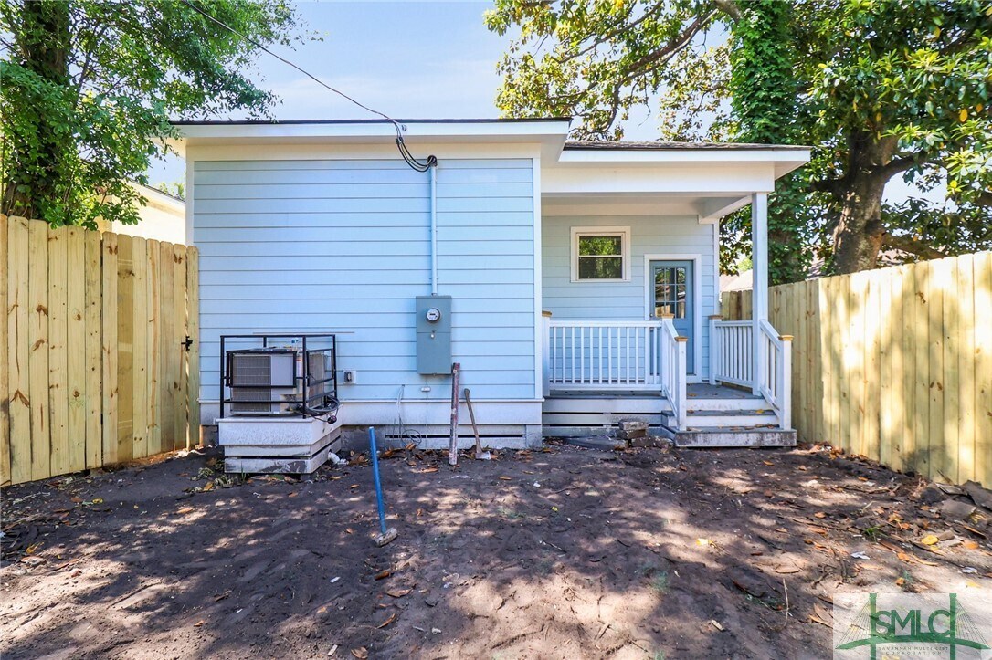 Foto principal - 826 W Victory Dr