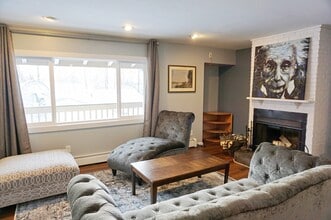 Building Photo - 1020 Friendly Ln