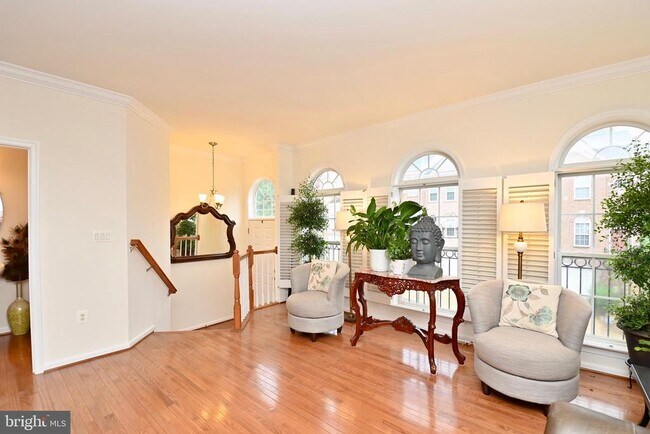 Foto del edificio - 8240 Gunston Commons Way