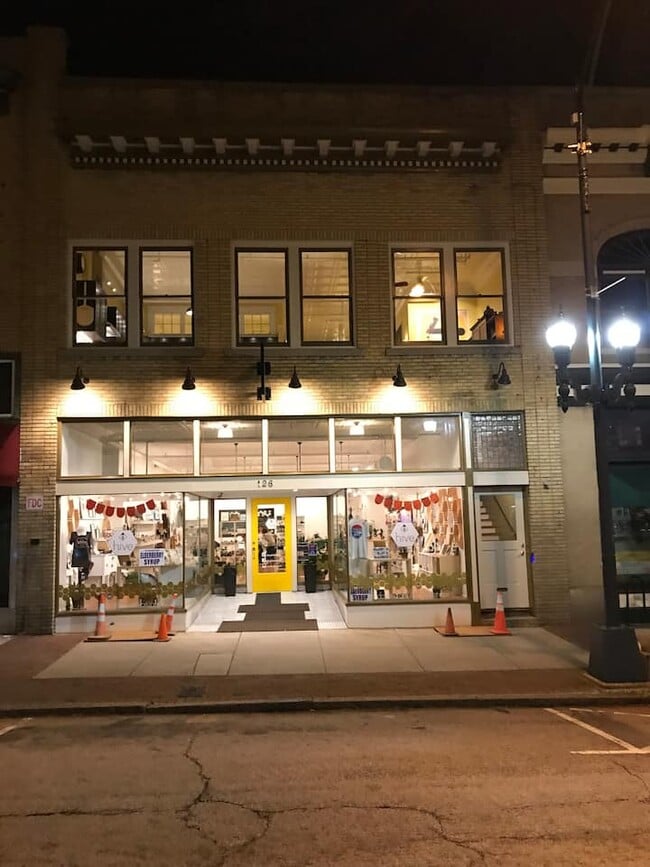 Building Photo - 126 E Innes St