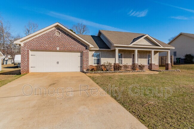 Building Photo - 15776 April Ln