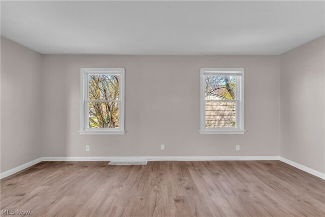 Building Photo - 5461 Clement Ave