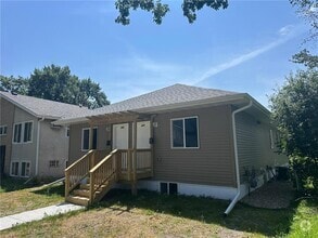 Building Photo - 466 Thomas Ave W