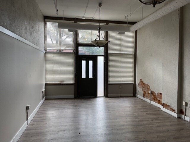 Building Photo - 42 S Saint Clair St