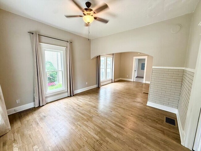 Foto del edificio - Charming 2 Bed 1 Bath In Downtown Loveland