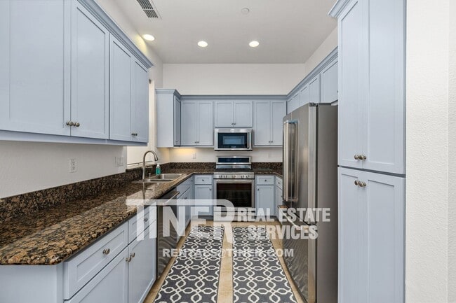 Building Photo - Contemporary 3 bedroom home in West Sacram...