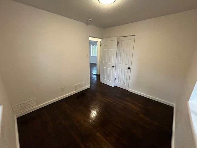 Building Photo - 1460 Elmira St