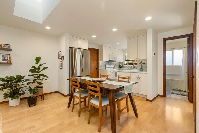 Foto del edificio - 10828 23rd Ave NE