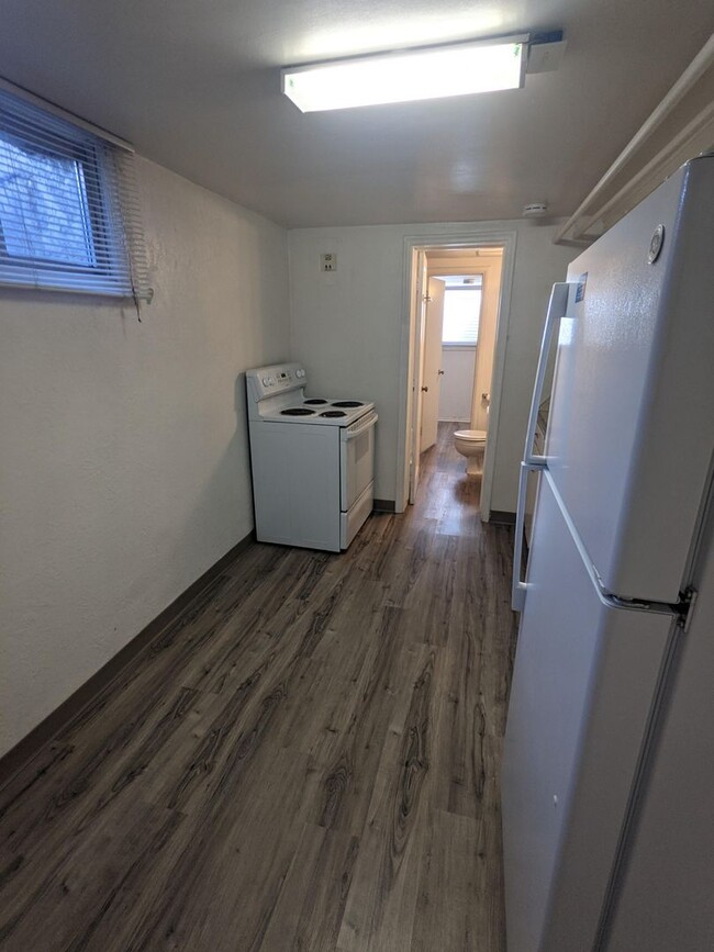 Foto del edificio - One Bedroom Apartment South of BYU!
