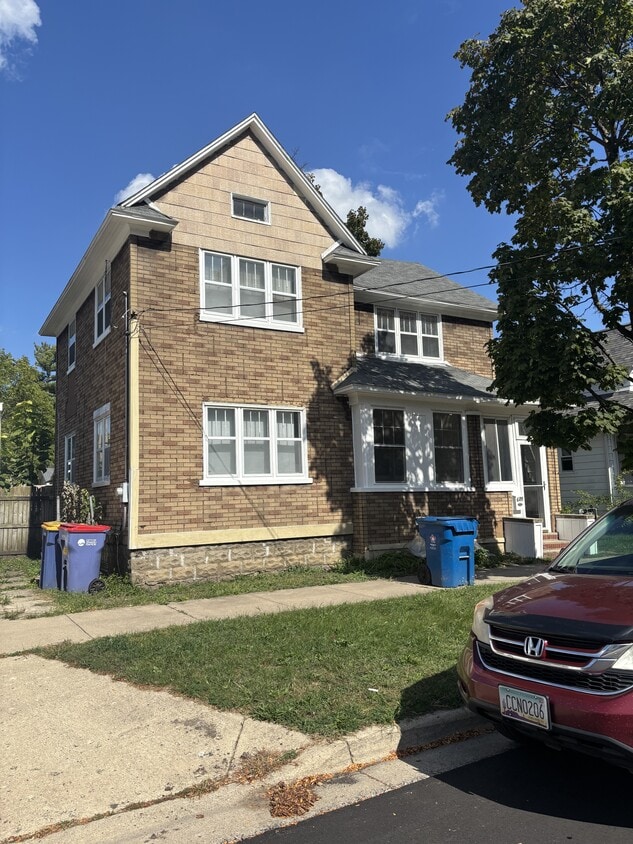Foto principal - 649 Sibley St NW