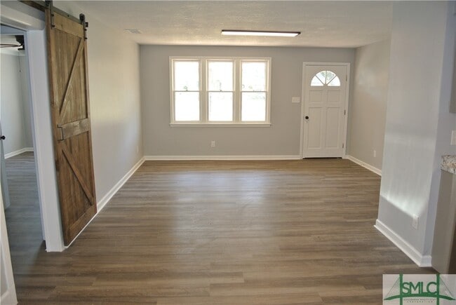 Building Photo - 1406 Blakeley Rd