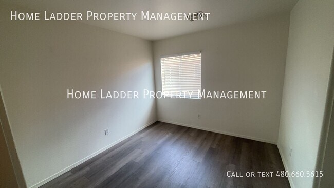 Foto del edificio - 22808 W La Pasada Blvd