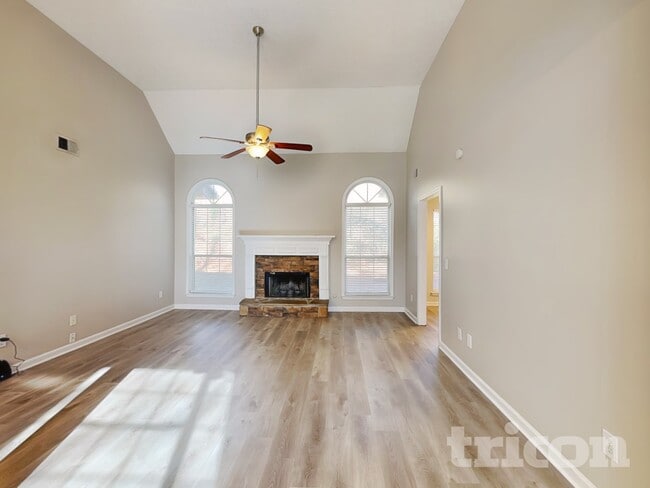 Building Photo - 6030 Savannah Dr