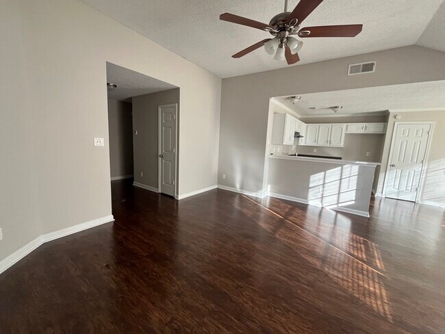 Foto del edificio - 9001 Fulton Ln