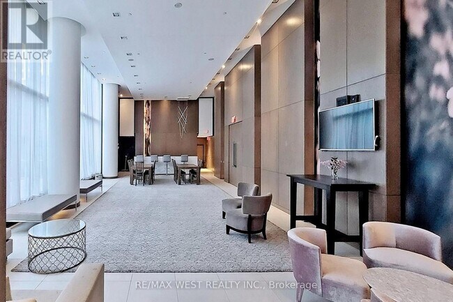 Building Photo - 121 McMahon Dr