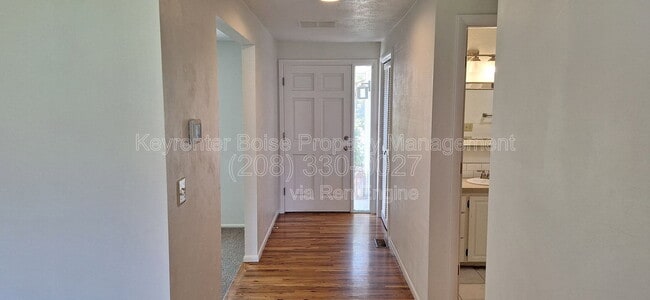 Building Photo - 254 W Fall Dr