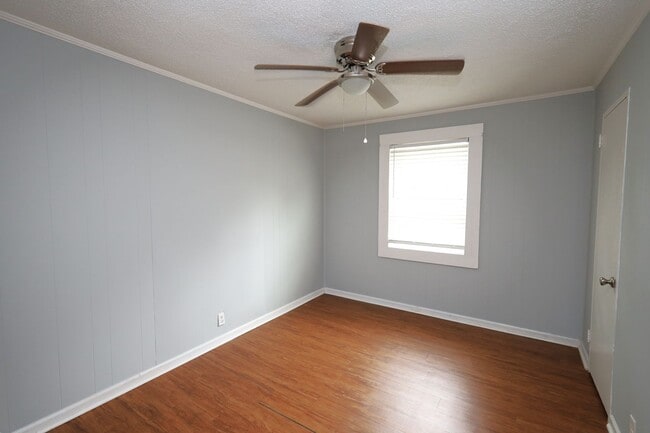 Building Photo - 808 Lilly St