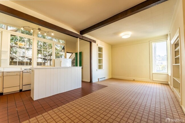 Building Photo - 564 Lombard St