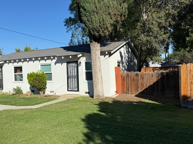 Foto del edificio - 1812 Clayton Ave