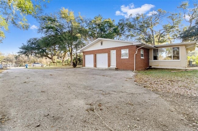 Foto del edificio - 24242 Cortez Blvd