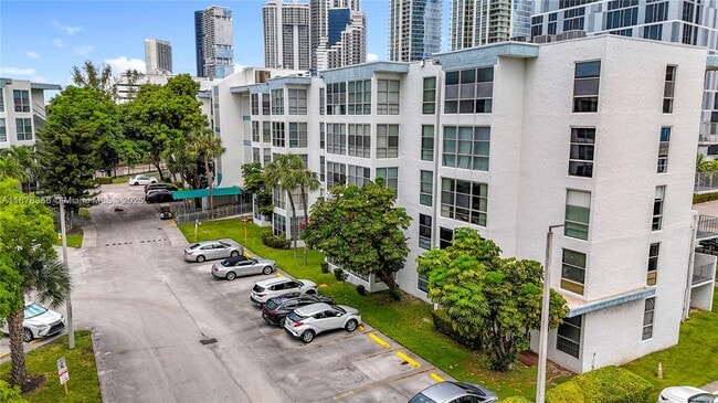 Building Photo - 17620 Atlantic Blvd