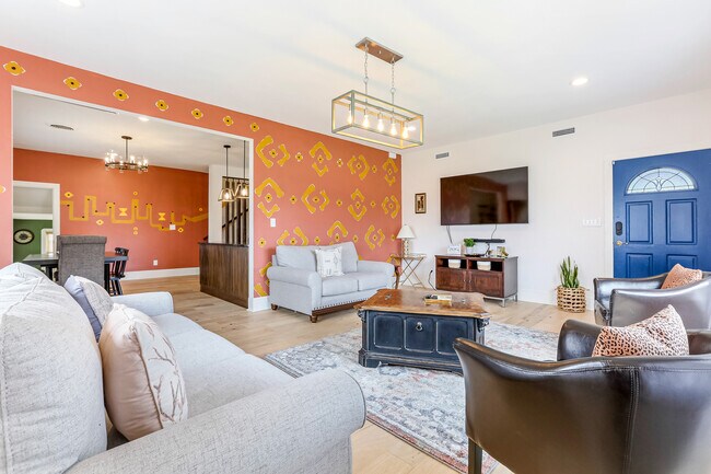 Foto del edificio - 5644 Vermillion Blvd