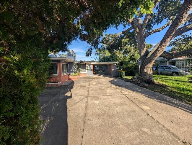 Foto del edificio - 140 N Briggs Ave