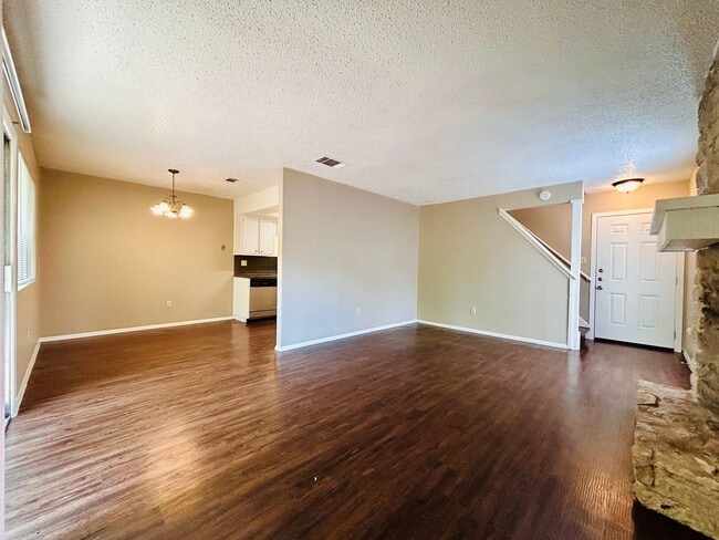 Building Photo - 1507 No Mor Cove