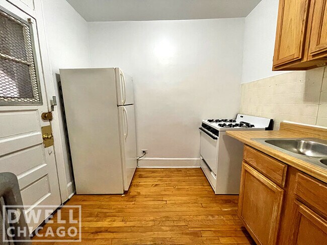 Foto del edificio - 2350 N Spaulding Ave