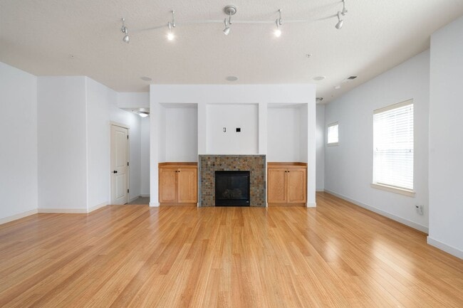 Foto del edificio - 648 NE Newstead Ln