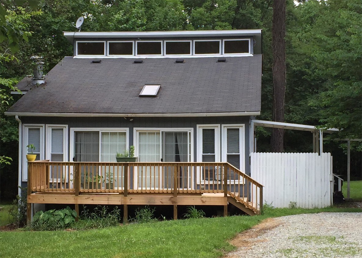 Primary Photo - 2500 Little River Dr