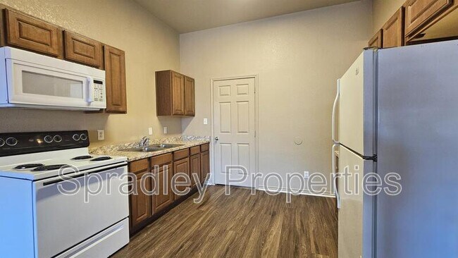Building Photo - 609A Moody Ln