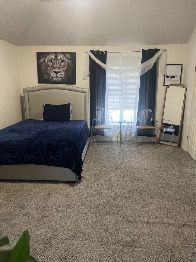 Foto del edificio - 3405 Bamboo Ln