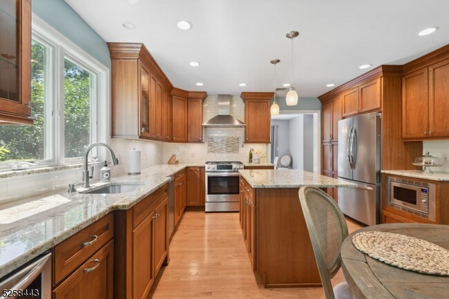 Foto del edificio - 204 Deerfield Ln