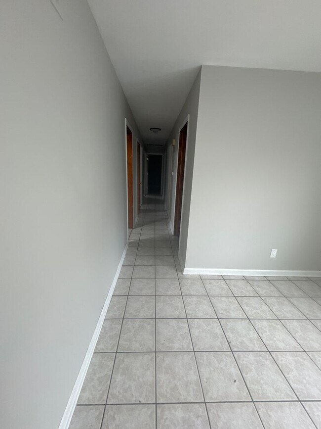 Foto del edificio - 718 Central Ave