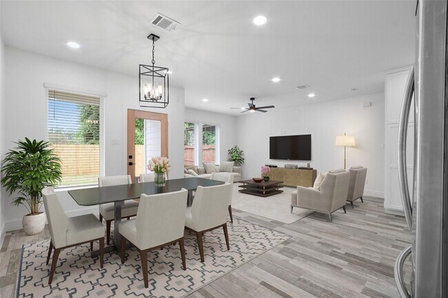 Building Photo - 6623 Cohn St