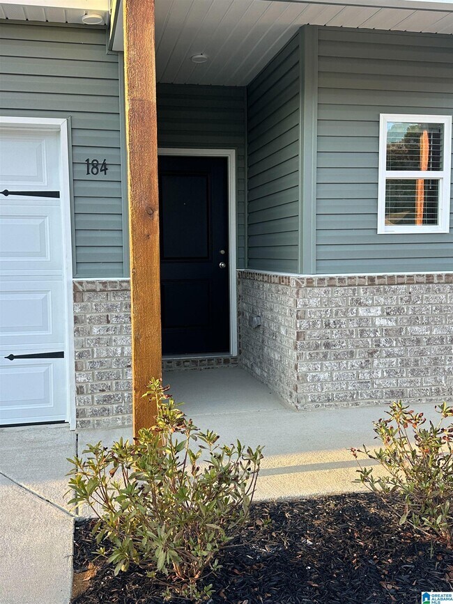 Foto del edificio - 184 Dogwood St