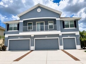 Building Photo - 8427 Blue Rock Dr