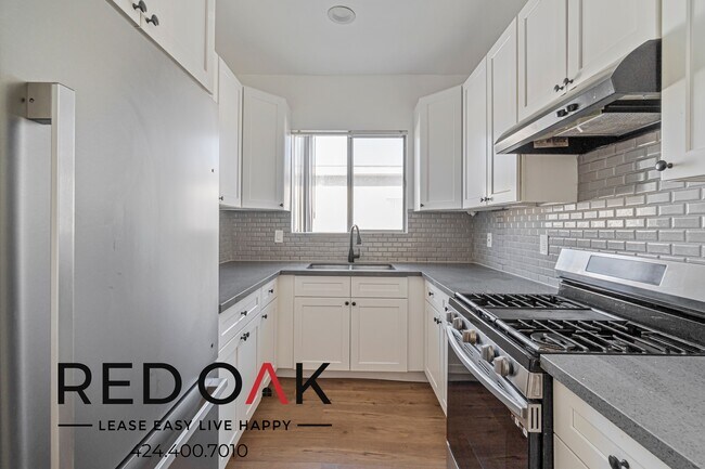 Foto del edificio - Outstanding Three Bedroom with Stainless S...