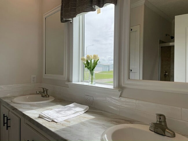 Building Photo - 34851 Silver King Dr