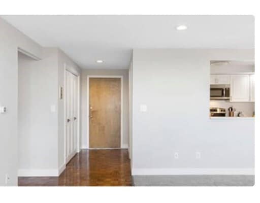 Building Photo - 3 Stonehill Dr