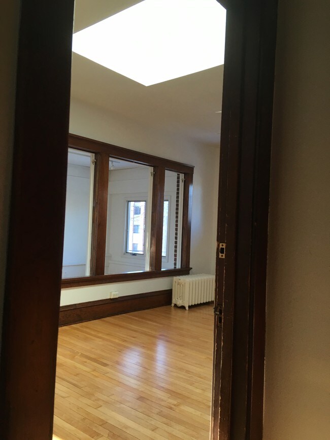 In the living room into the sunroom - 25 N Franklin St